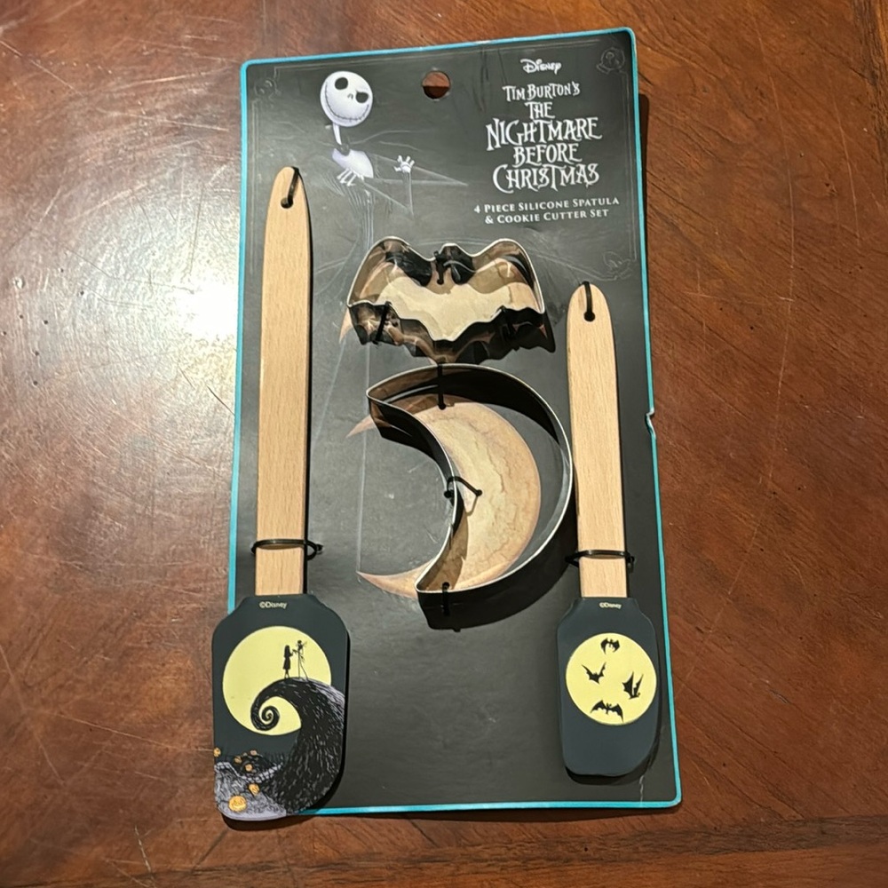 Nightmare before Christmas 4 piece Silicone spatula and cookie cutter set -NWT